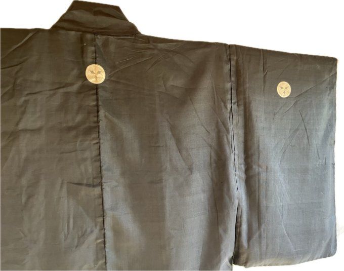 Haori Japonais homme antique  en soie noire avec 3 Kamon Takenaka