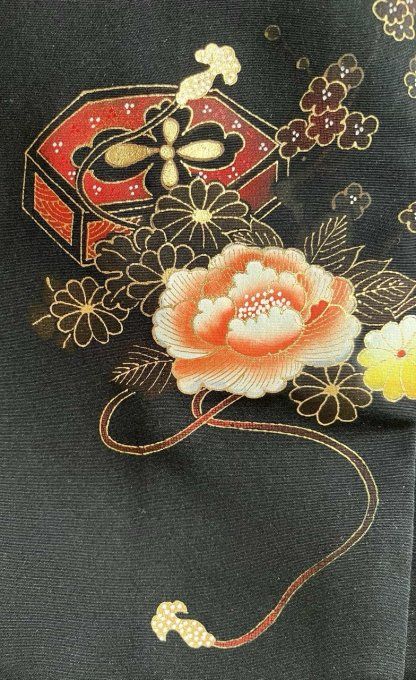 Haori femme antique soie noire -Bouquet de fleurs Kiku & Ume