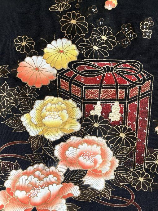 Haori femme antique soie noire -Bouquet de fleurs Kiku & Ume