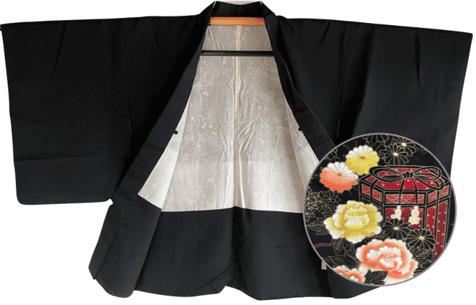 Haori femme antique soie noire -Bouquet de fleurs Kiku & Ume