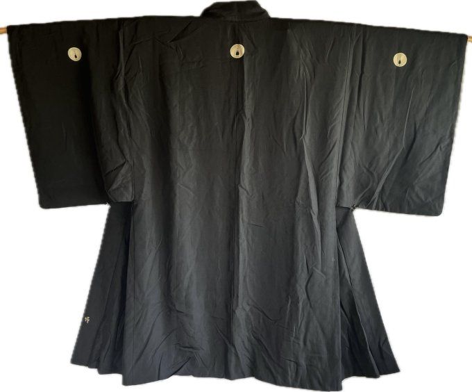 Haori japonais homme soie noire Dakimyoga Montsuki Kotobuki