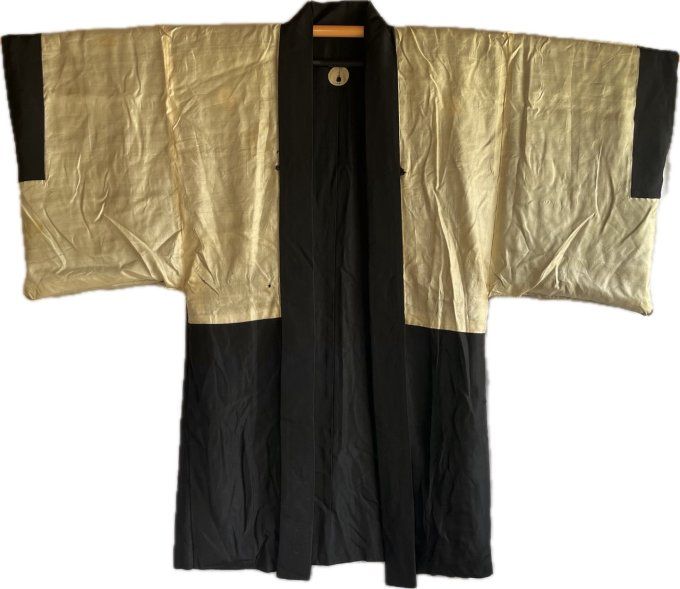 Haori japonais homme soie noire Dakimyoga Montsuki Kotobuki