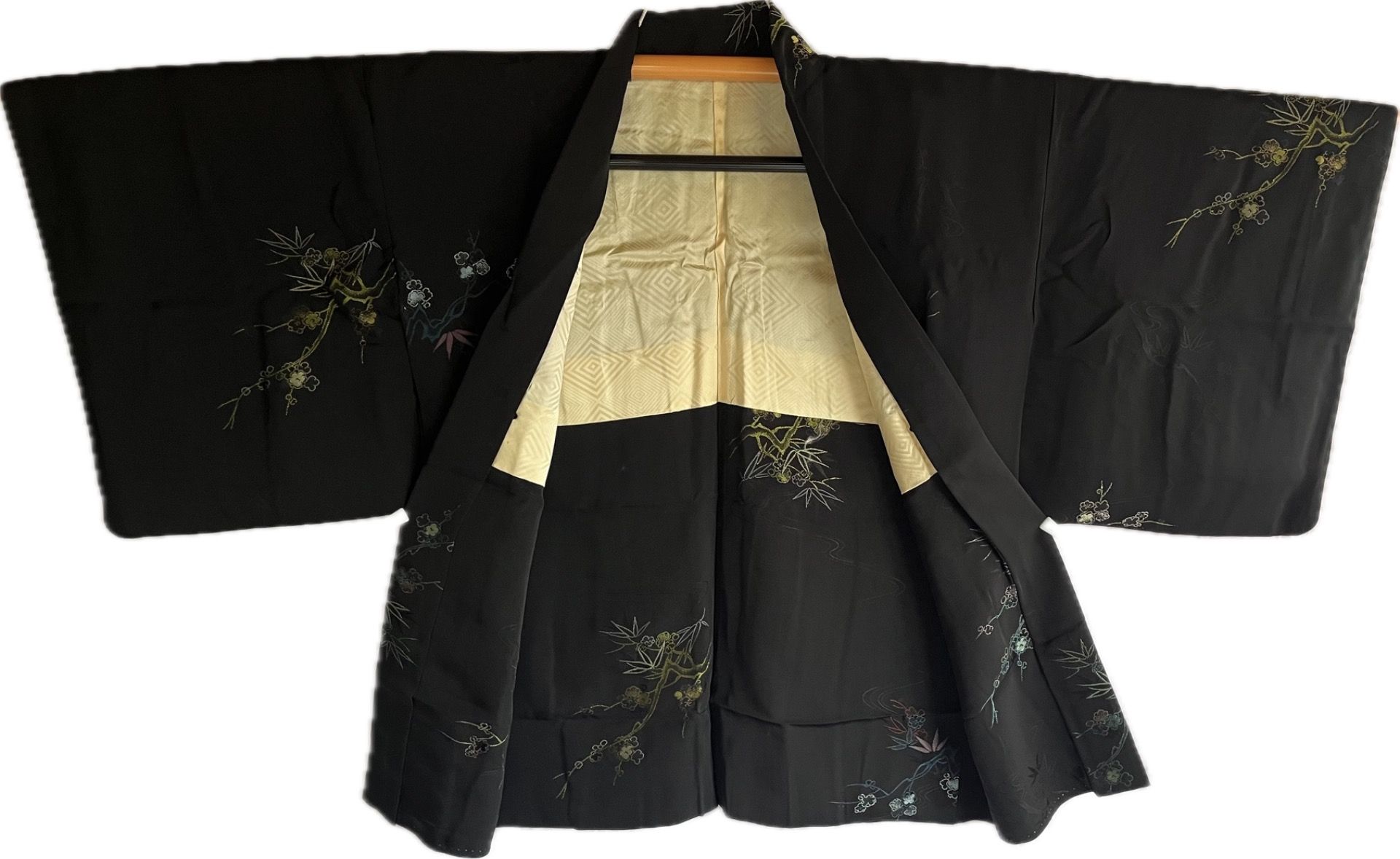 Haori japonais femme soie noire Agehacho Montsuki Shochikubai
