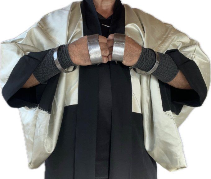 Haori japonais homme soie noire Futatsu Hiki Montsuki – Haura Art déco Japon Paris