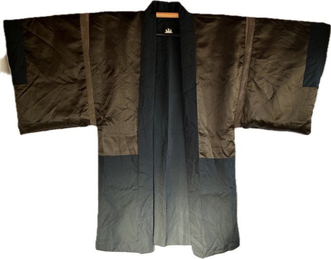 Haori Japonais Homme en Soie Noire Kiri Montsuki - Vue du Mont Fuji