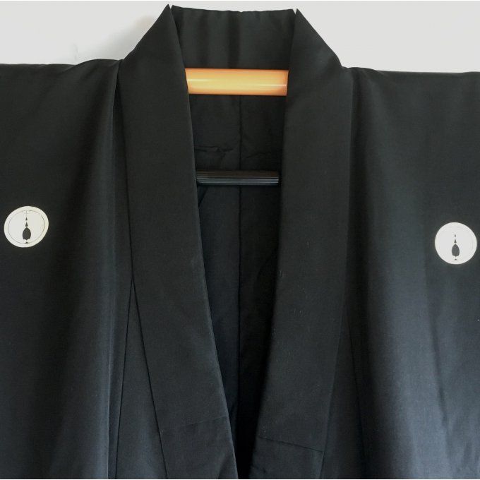 Antique kimono japonais samourai Maruni Dakimyoga montsuki soie noire homme 01
