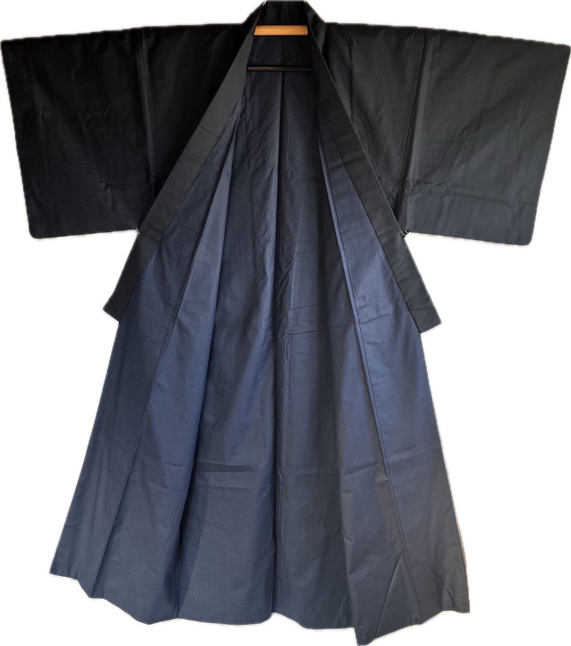 Kimono japonais traditionnel homme en soie bleu marine Tsumugi - Kikko Gara