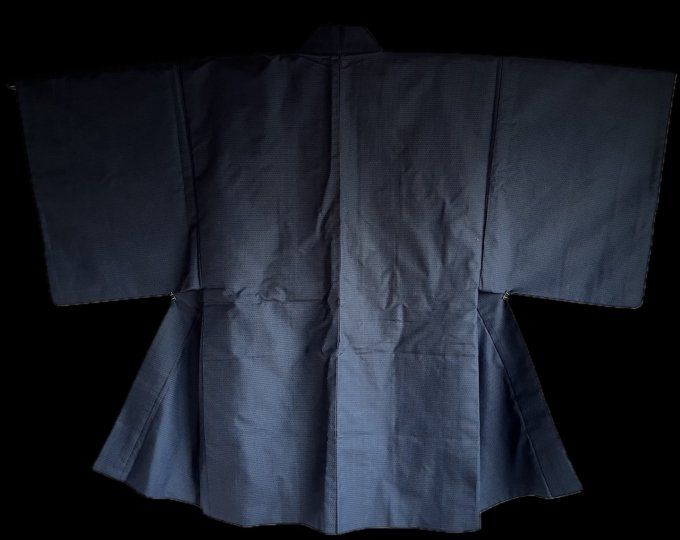 Haori Japonais Traditionnel en Soie Ōshima – Kabuto du Samouraï Kato Kiyomasa