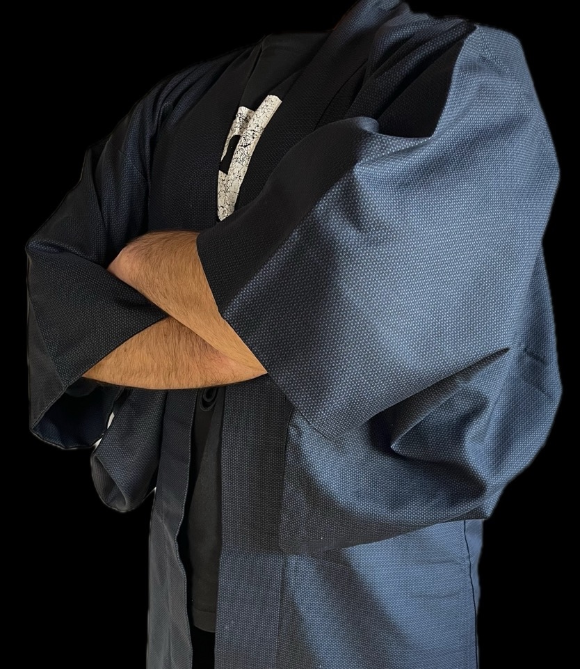 Haori Japonais Traditionnel en Soie Ōshima – Kabuto du Samouraï Kato Kiyomasa